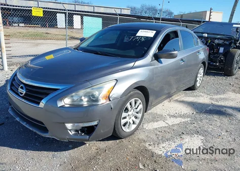 2015 Nissan Altima 2.5/2.5 S/2.5 Sl/2.5 Sv z USA, uszkodzony, nr VIN 1N4AL3AP3FC442860